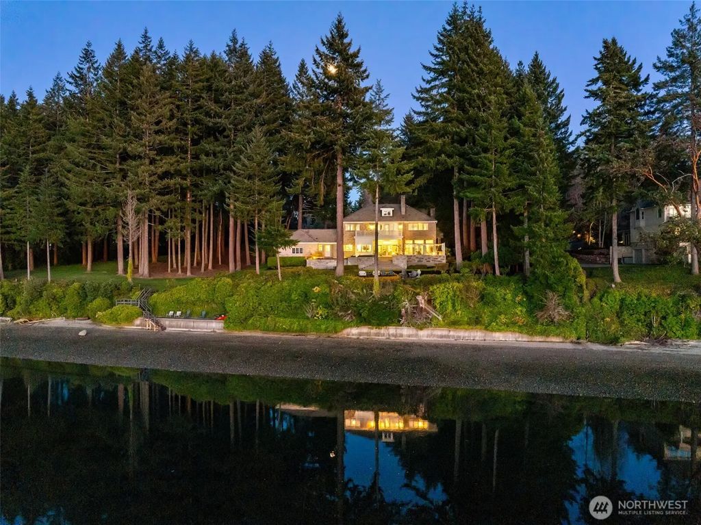6947 Cooper Point Road Nw, Olympia