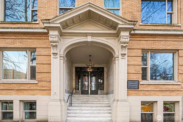 7 Harrison Street 39, Seattle