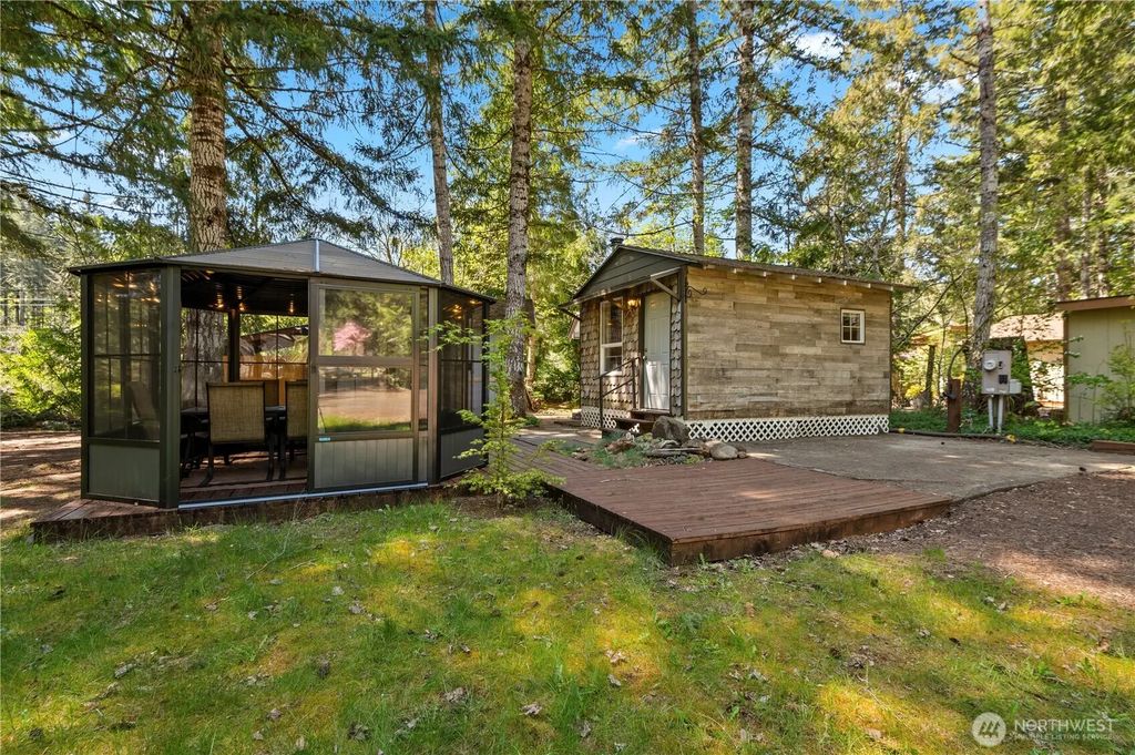 211 N Mount Christie Drive, Hoodsport