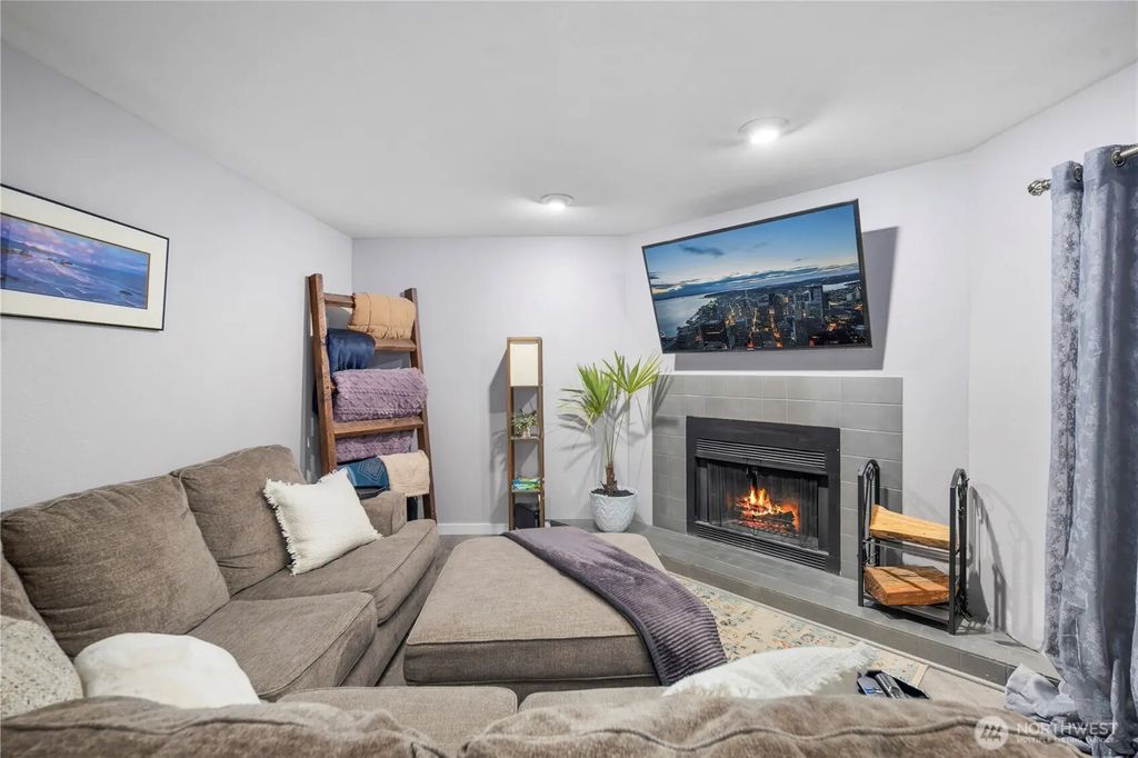 4118 212th Street Sw C103, Mountlake Terrace