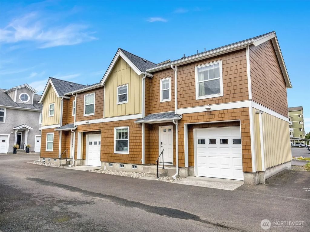 316 7th Street Sw 13, Long Beach