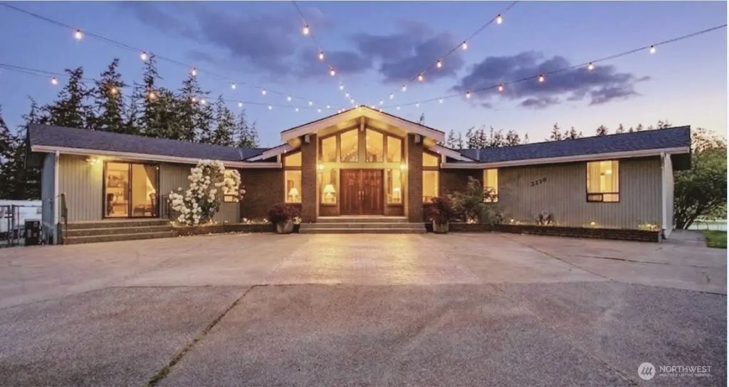 2259 Happy Valley Road, Oak Harbor