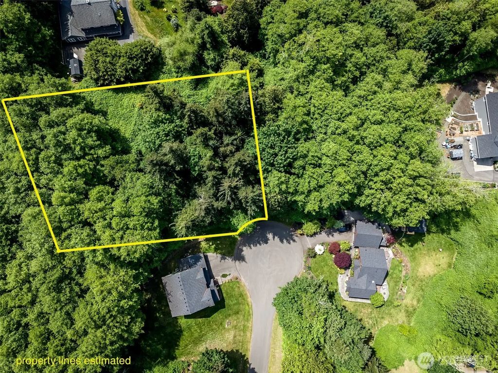 38742 Tinker Place Ne, Hansville