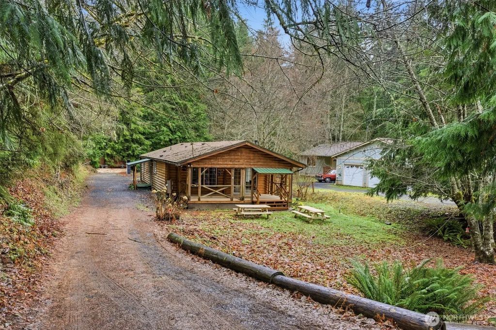 101 N Duckabush Drive N, Hoodsport
