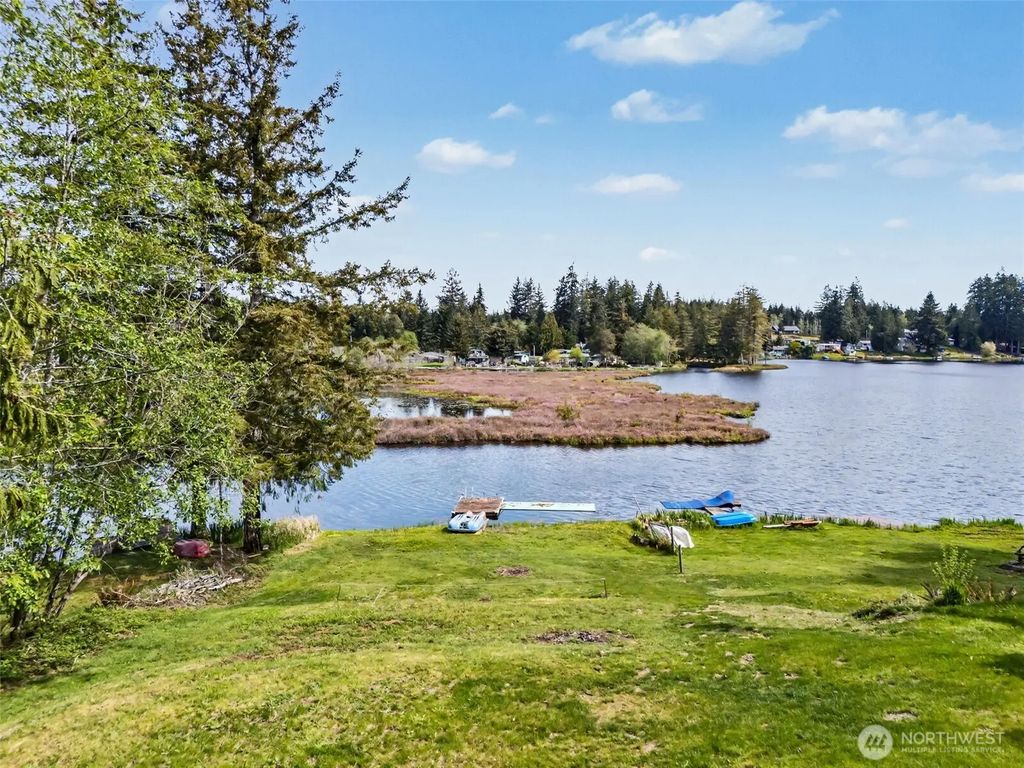 1670 W Star Lake Drive, Elma