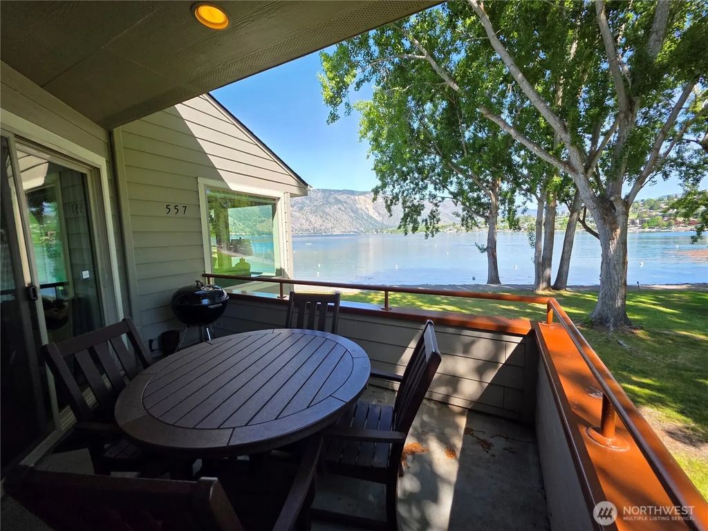 1 Beach 557-e, Manson