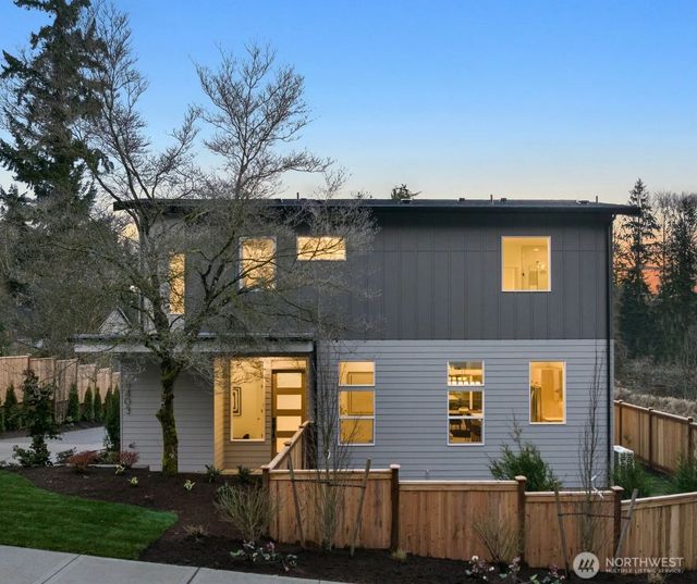 8403 Ne 137th Street, Kirkland