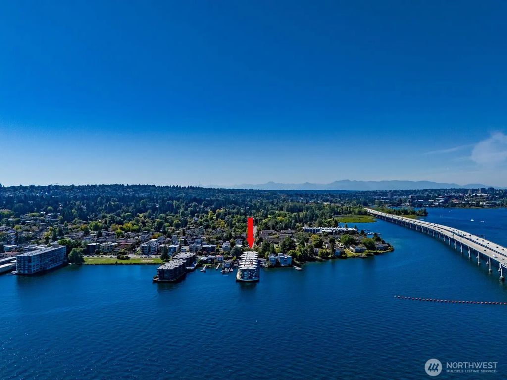 2360 43rd Avenue E 203, Seattle