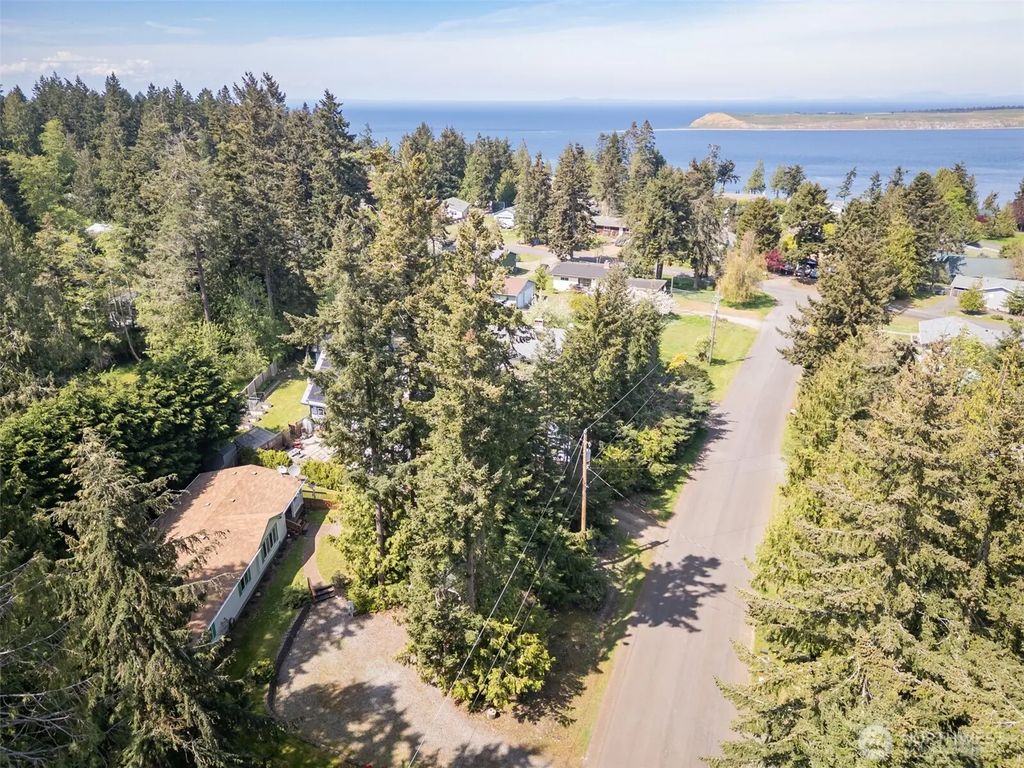 423 Fleming Drive, Sequim