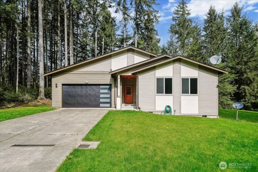 11714 Lake Place, Anderson Island