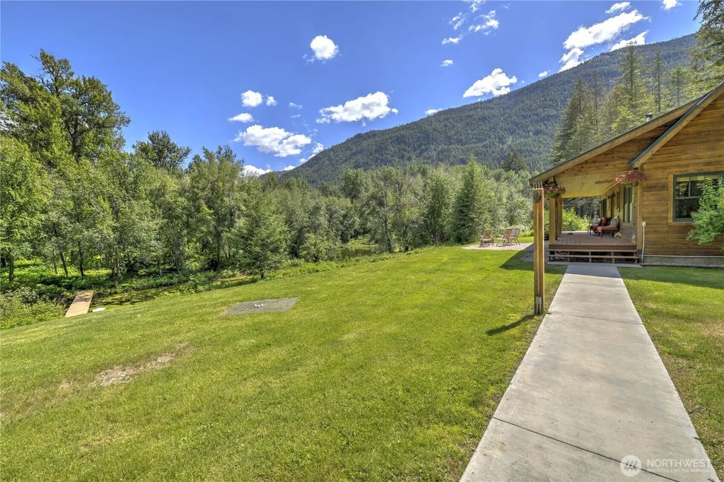 19 Two Rivers Road, Mazama