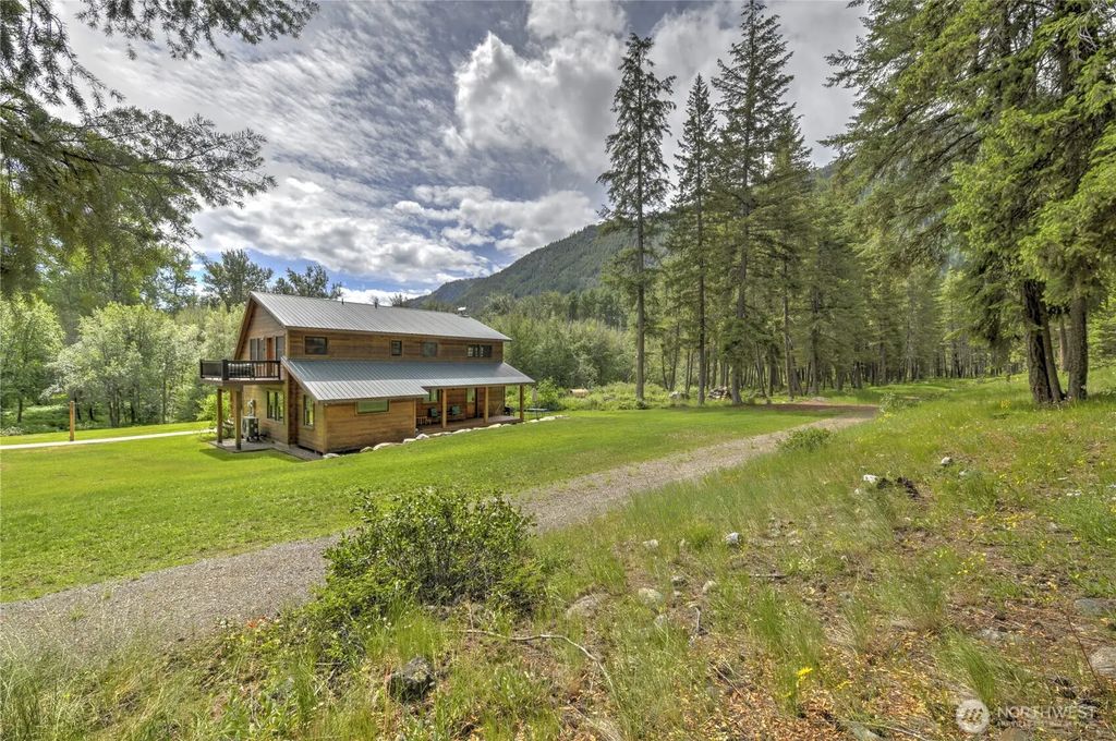 19 A And B Two Rivers Road, Mazama