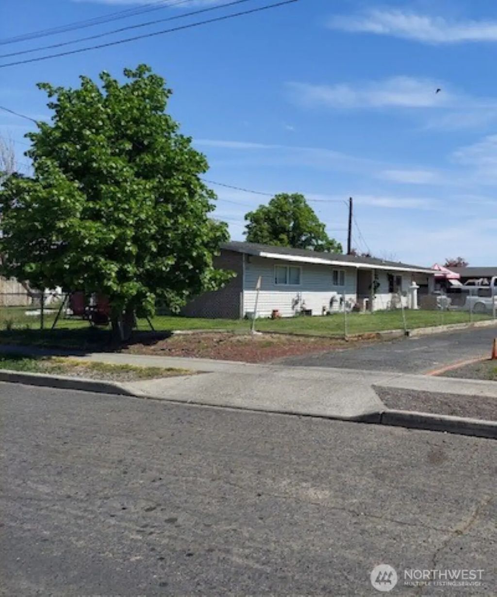 204 March Street, Moses Lake