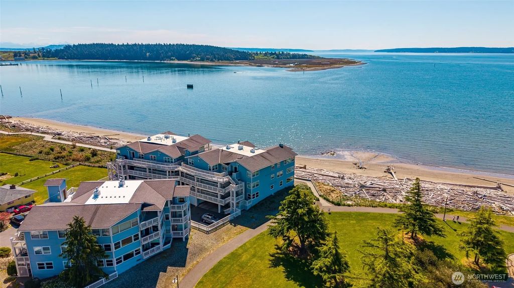 651 Se Bayshore Drive E102, Oak Harbor