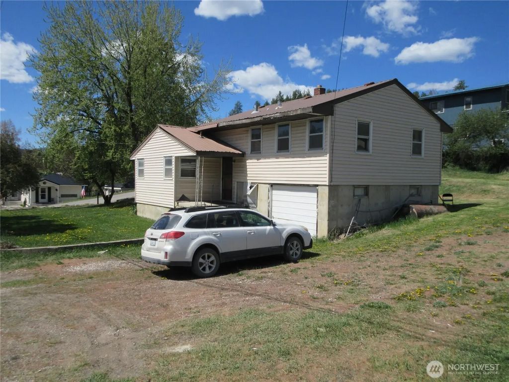148 N Portland Street, Republic