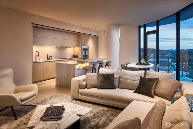 838 Avenue Square Ne 1805, Bellevue