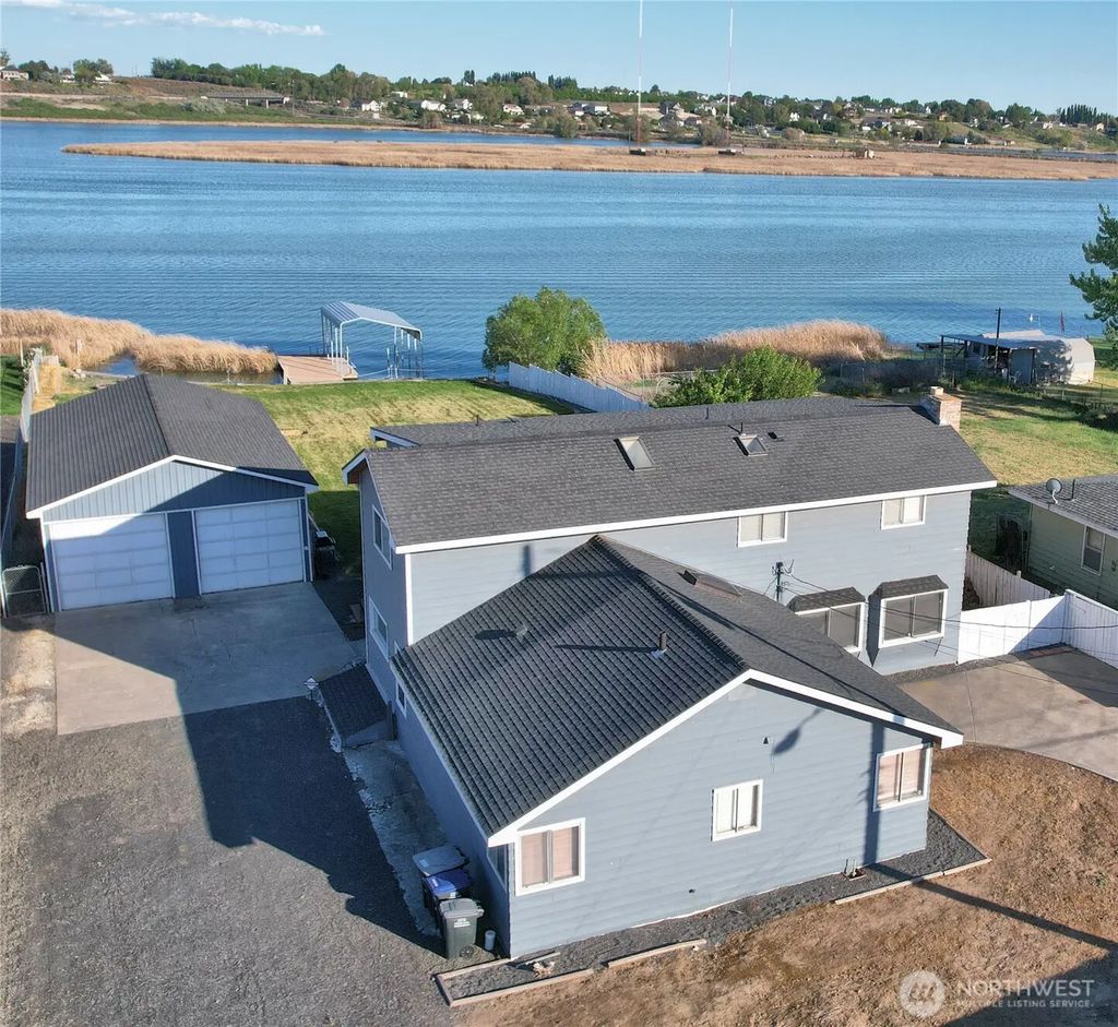 2101 W Lakeside Drive, Moses Lake