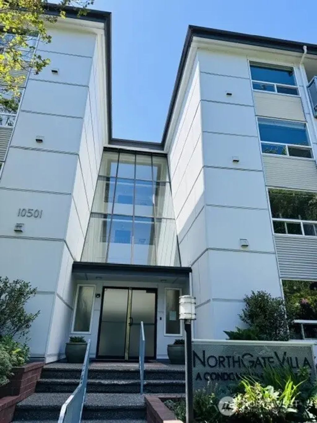 10501 8th Avenue Ne 206, Seattle