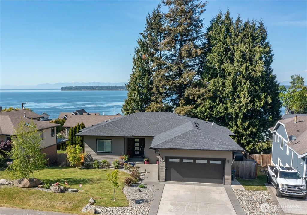 5544 Whitehorn Way, Blaine