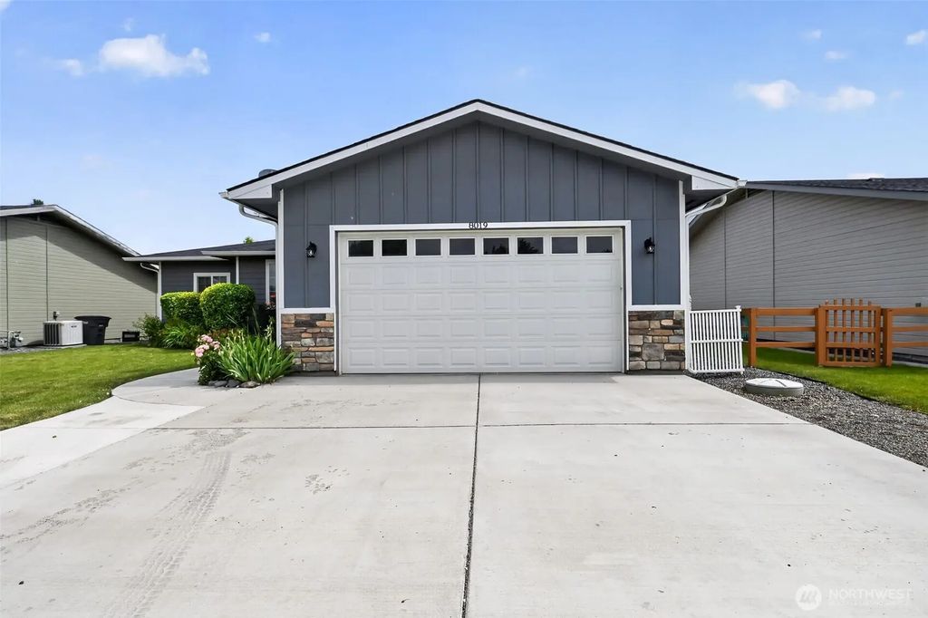 8019 Vialago Parkway, Zillah