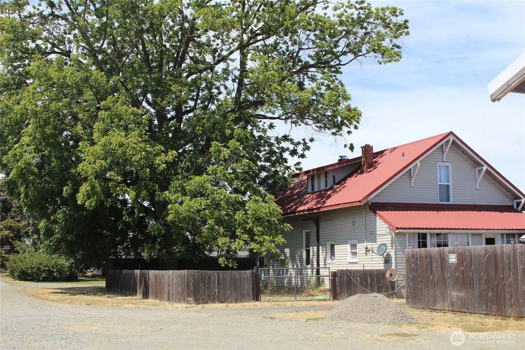 550 N Sequim Avenue, Sequim