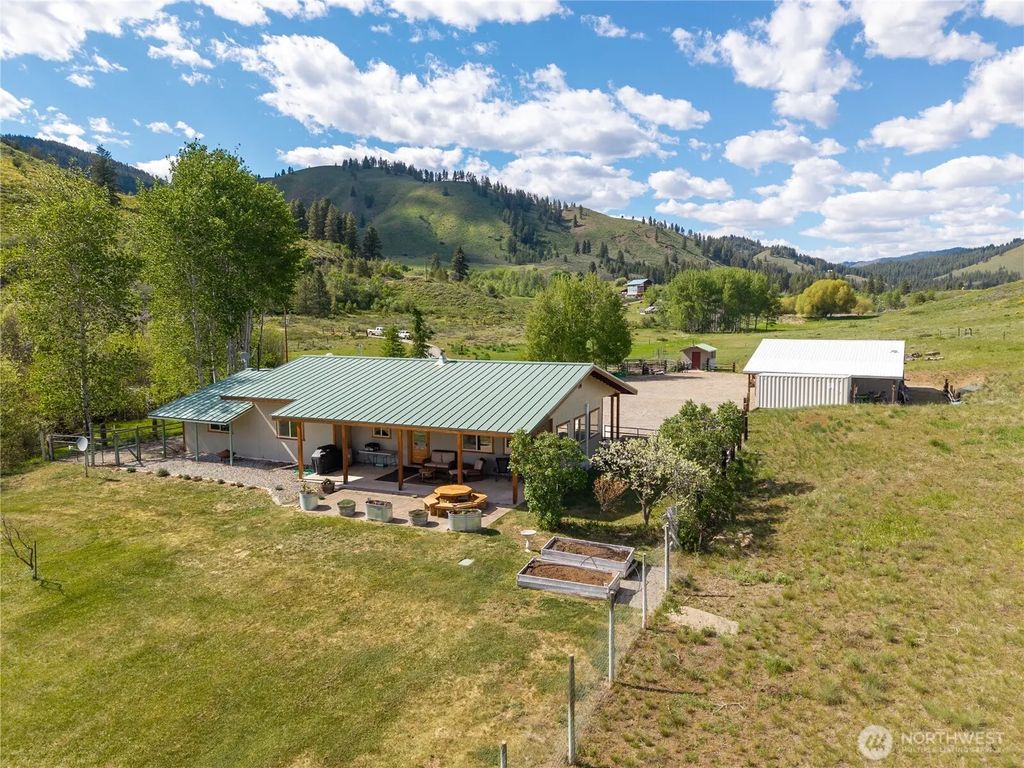 446 Rendezvous Road, Winthrop