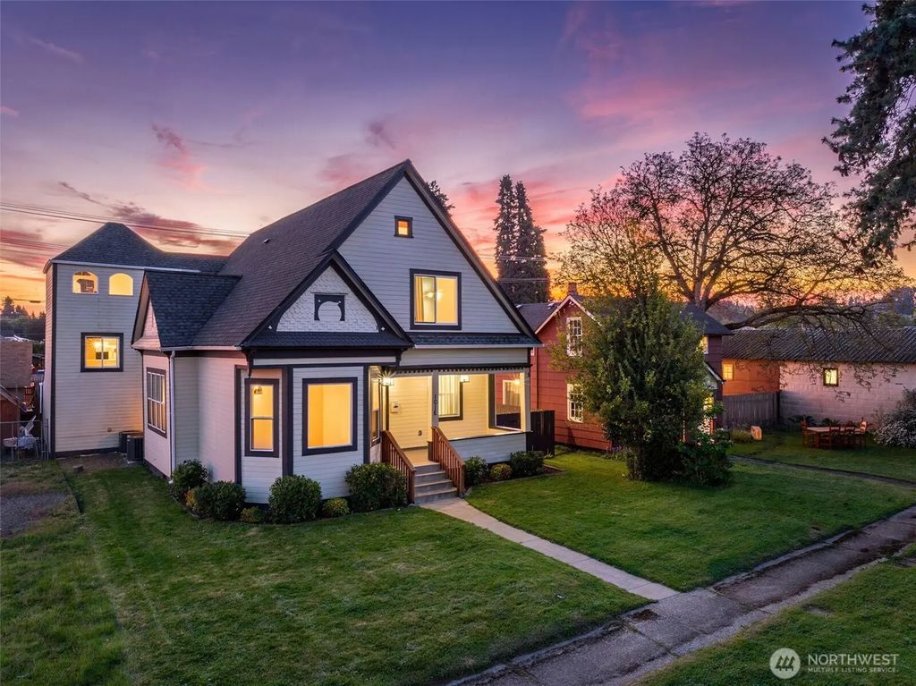 1016 N Pearl Street, Centralia