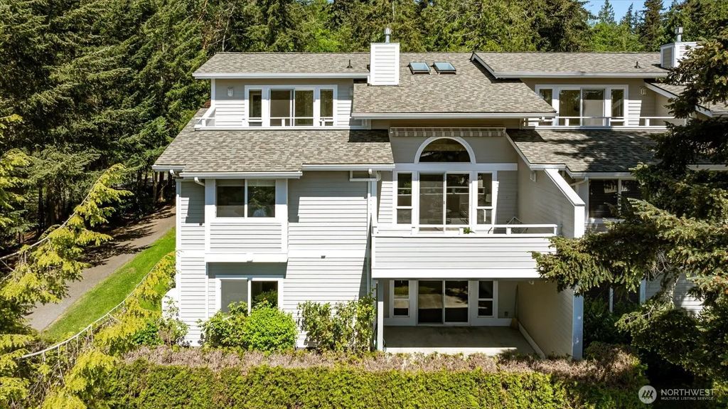 5653 Useless Bay Avenue 603, Langley
