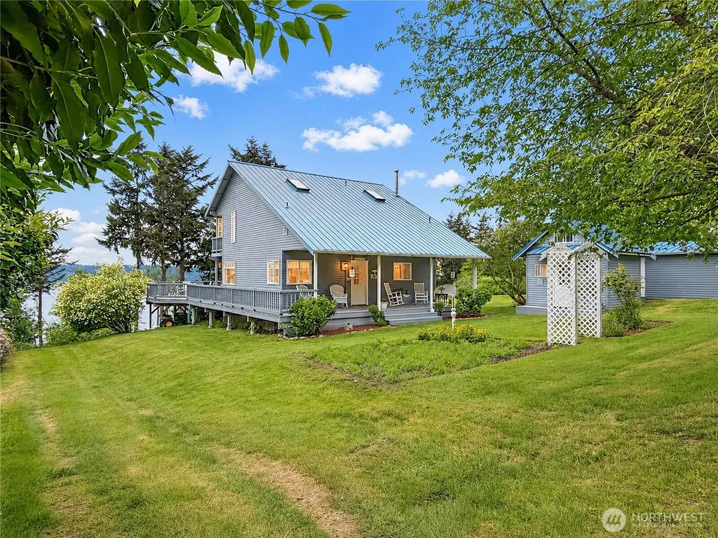 38 M Cascade Drive, Hat Island