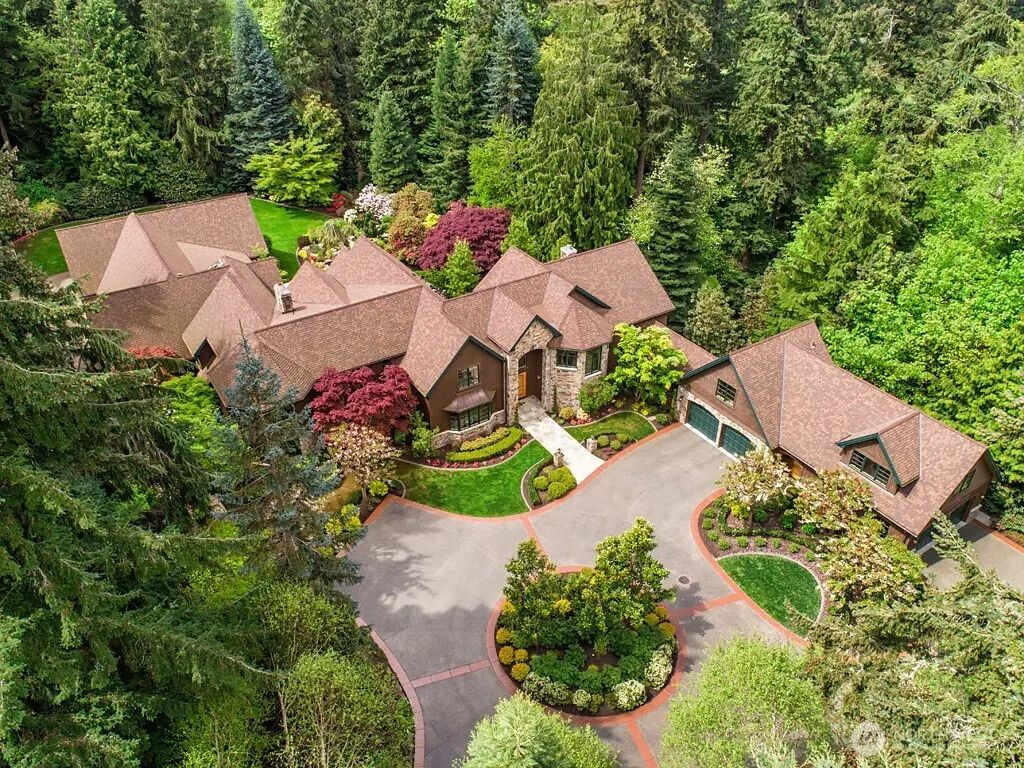 11211 Wachusett Road, Woodway