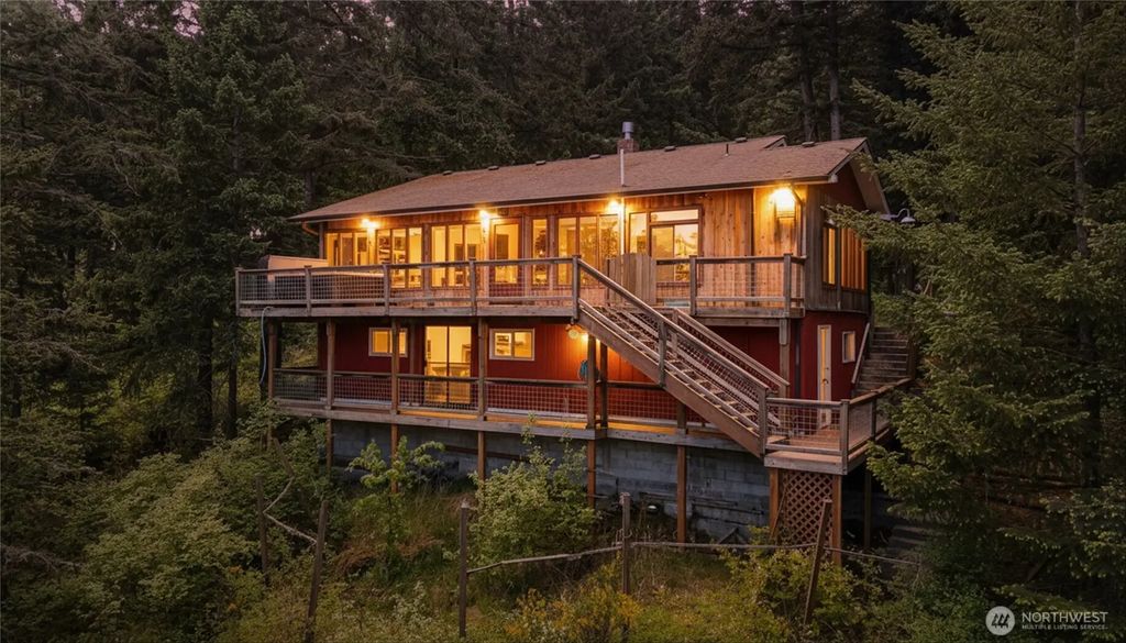 1136 Island Drive, Lummi Island