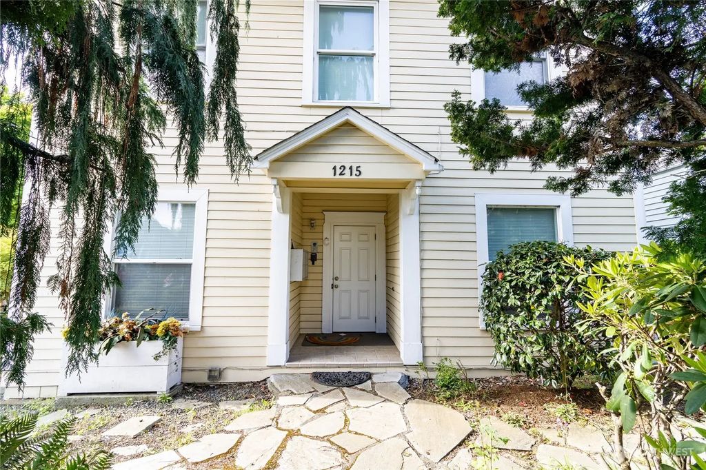 1215 Burwell Street, Bremerton