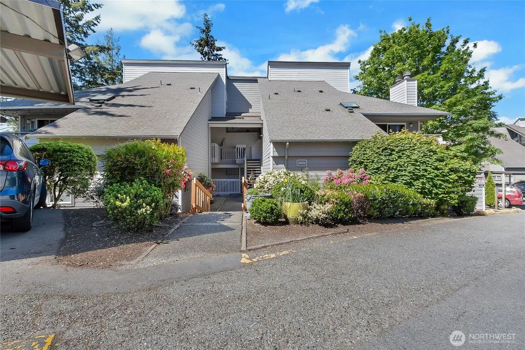 2502 S 317th Street 303, Federal Way