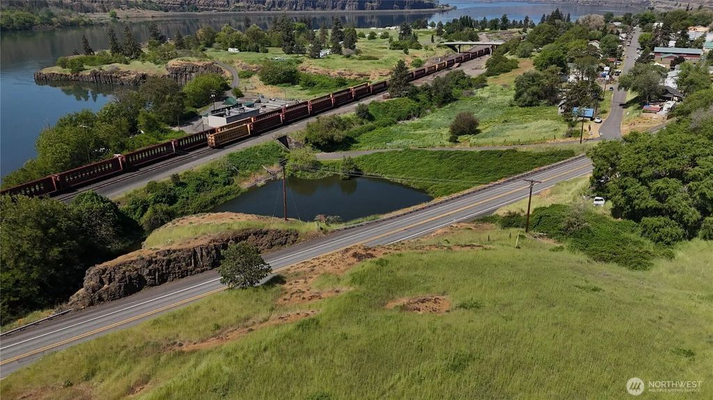 212025870 Lewis And Clark Highway, Lyle