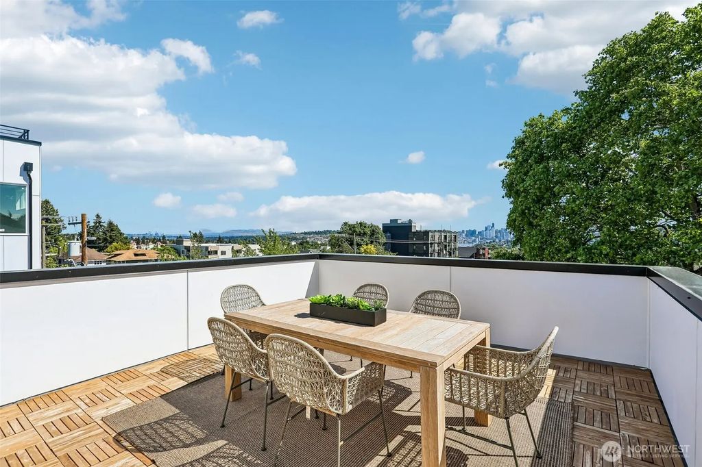 4425 Fremont Avenue N A, Seattle