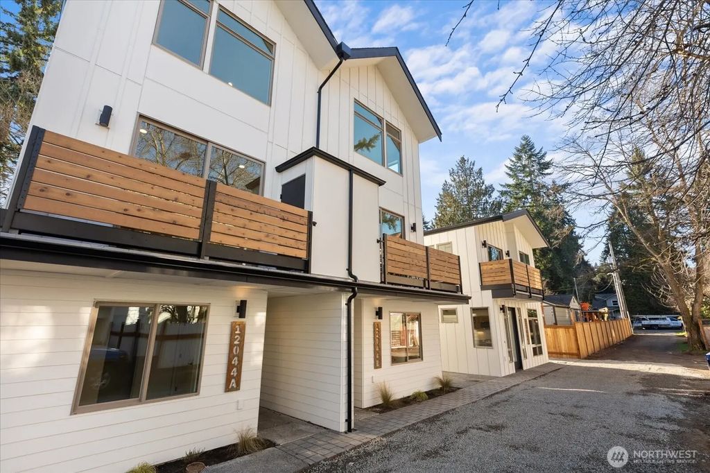 12044 Hiram Place Ne B, Seattle