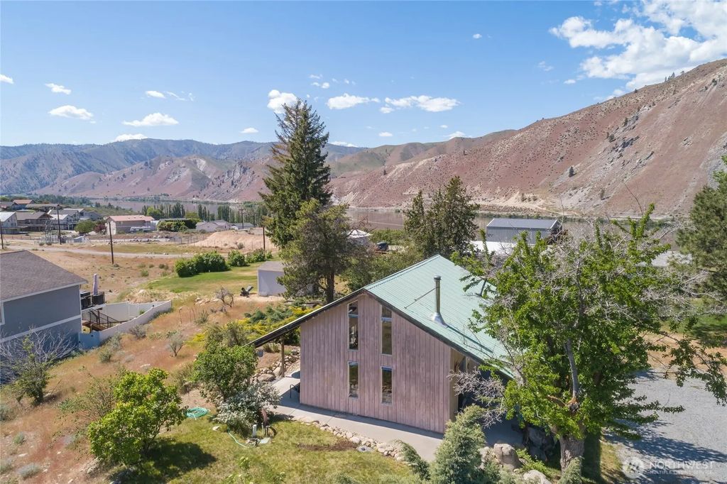 245 Lakeview Avenue, Orondo