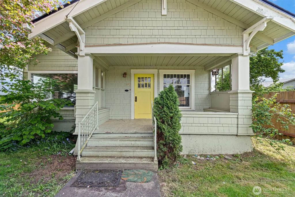 505 W Young Street, Elma