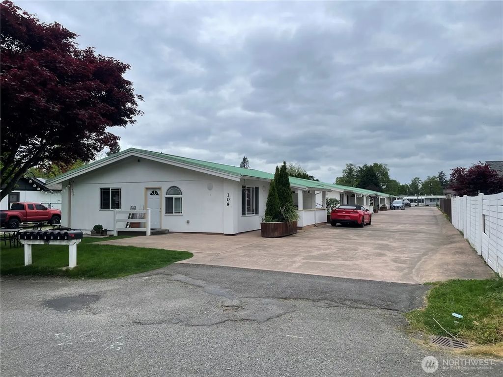 109 4th Avenue Se, Pacific