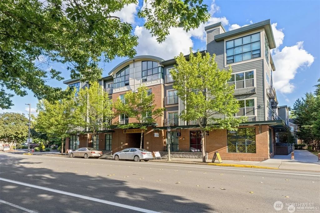 16275 Ne 85th Street 414, Redmond