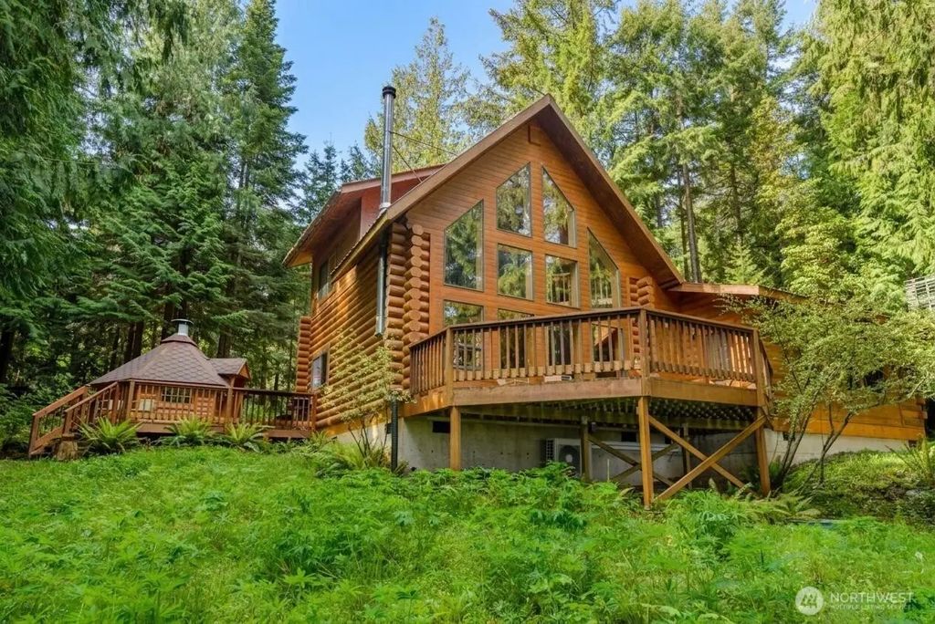 214 Cougar Crest Road, Sequim