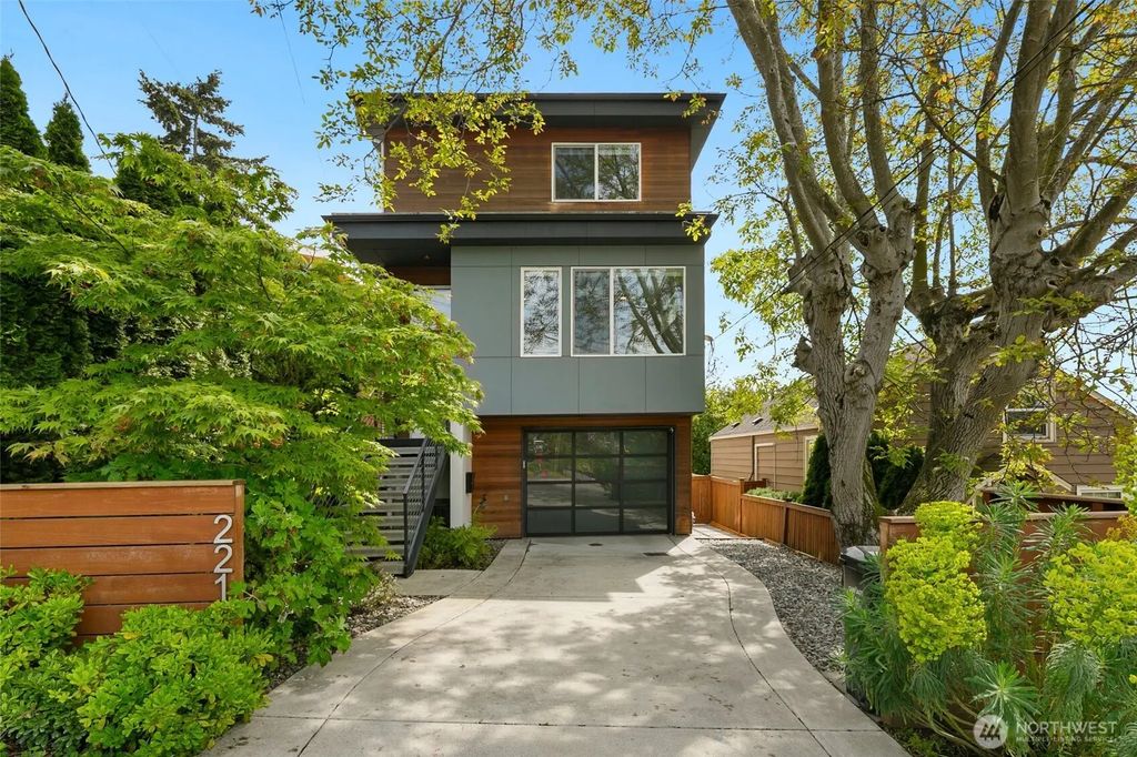 221 Nw 50th Street, Seattle
