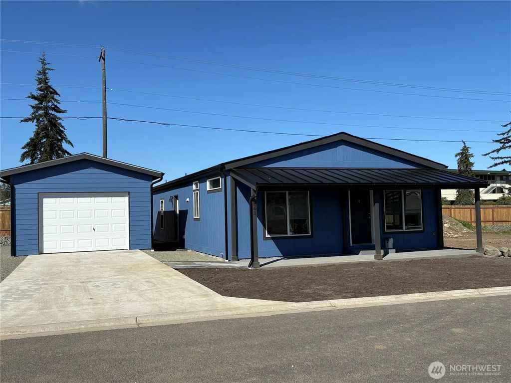 861 N Iris Avenue, Sequim