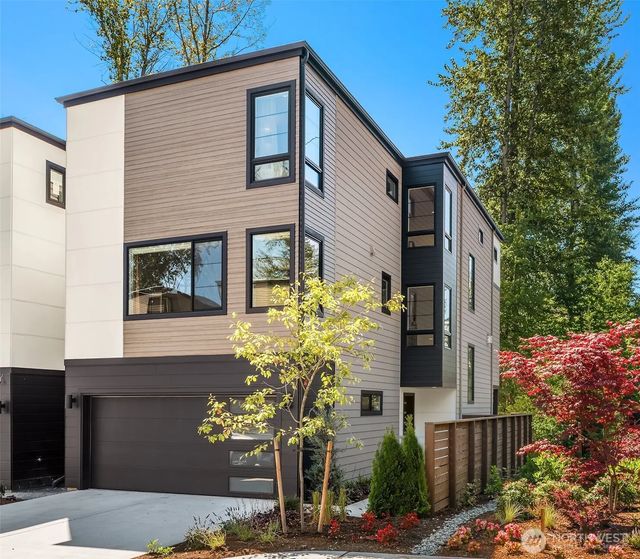 14821 Hs#11 Ne 2nd Court, Bellevue