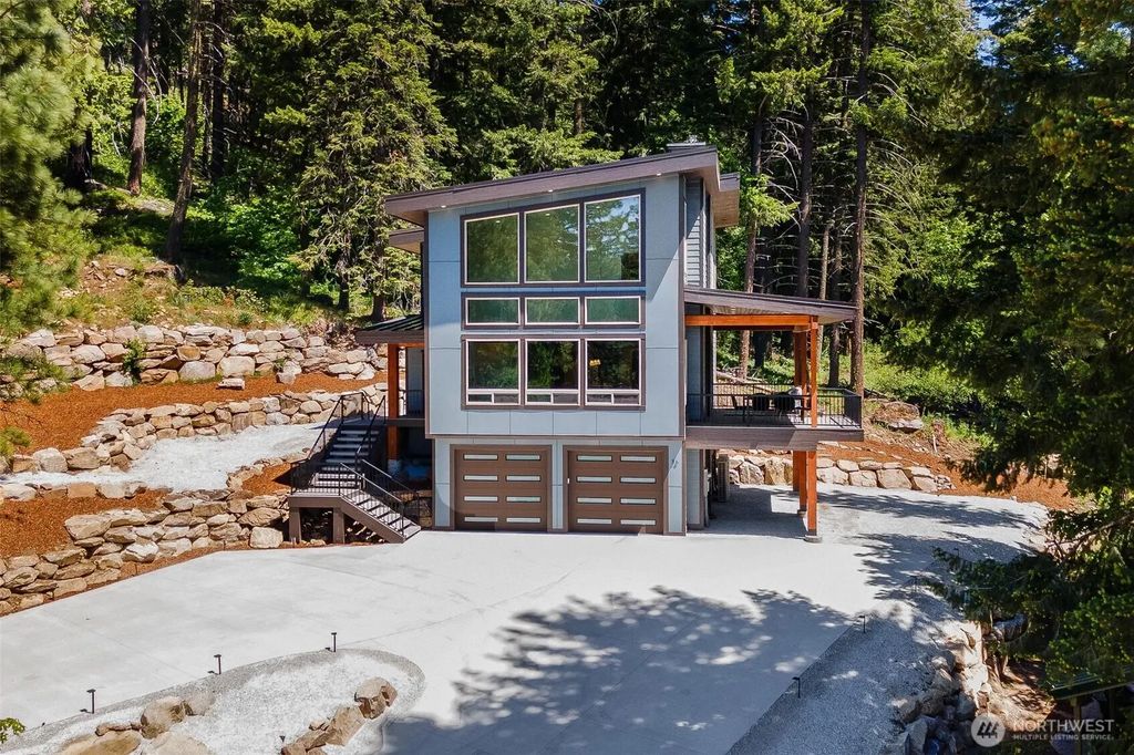 36 Fall Creek Lane, Leavenworth