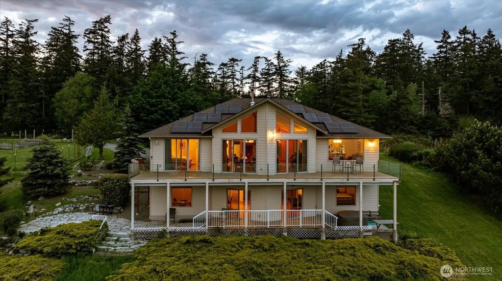 2364 Strawberry Point Road, Oak Harbor