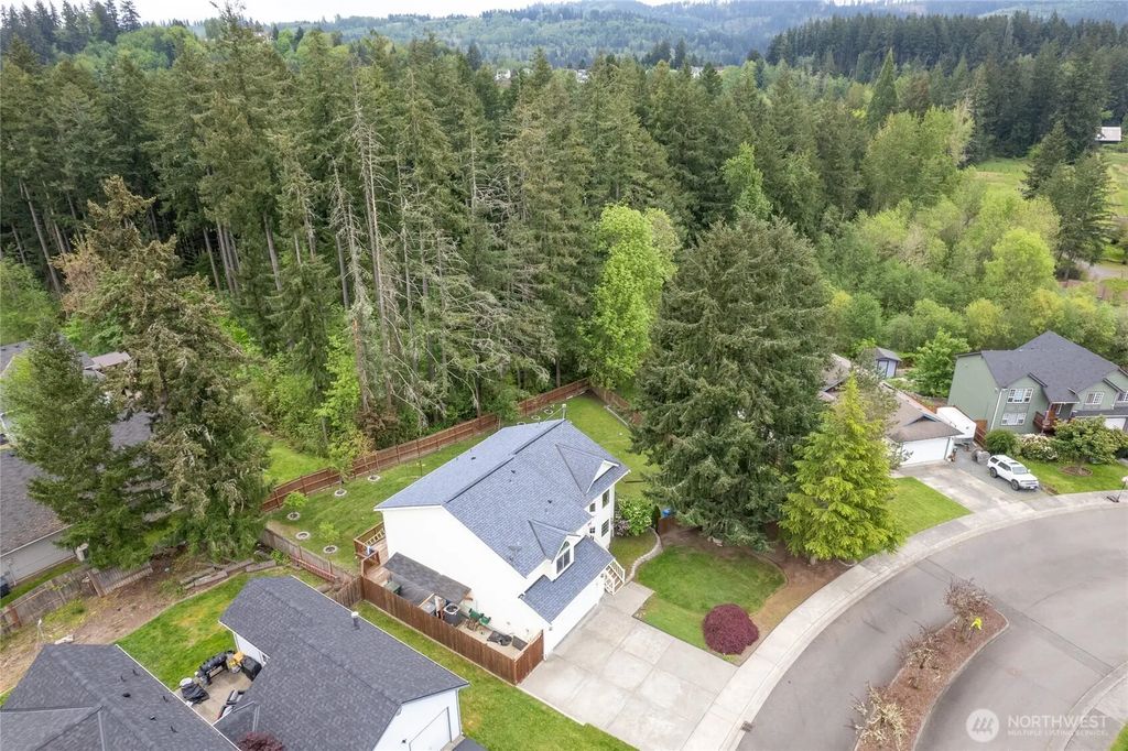 921 Erin Lane W, Eatonville