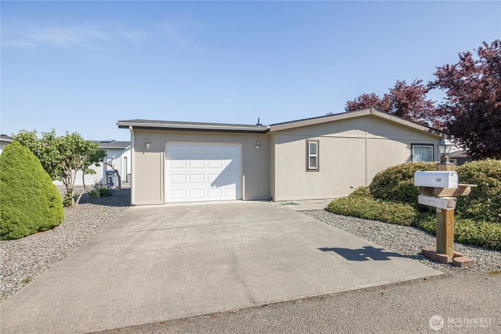 541 N 7th, Sequim