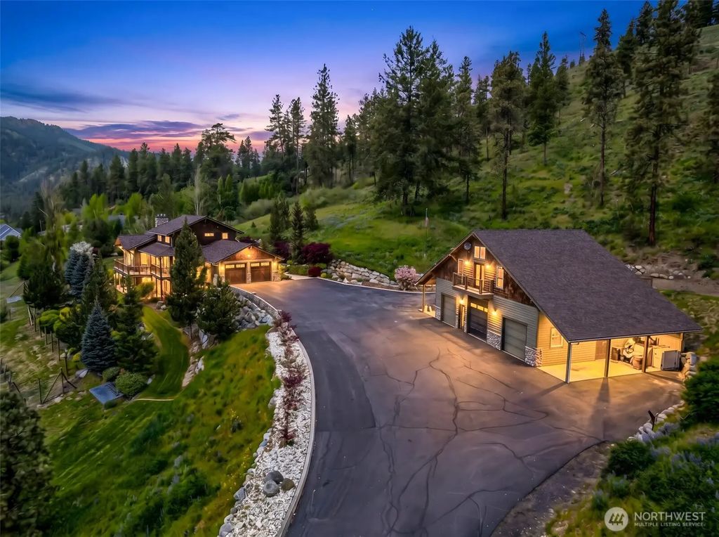 10665 North Road, Leavenworth