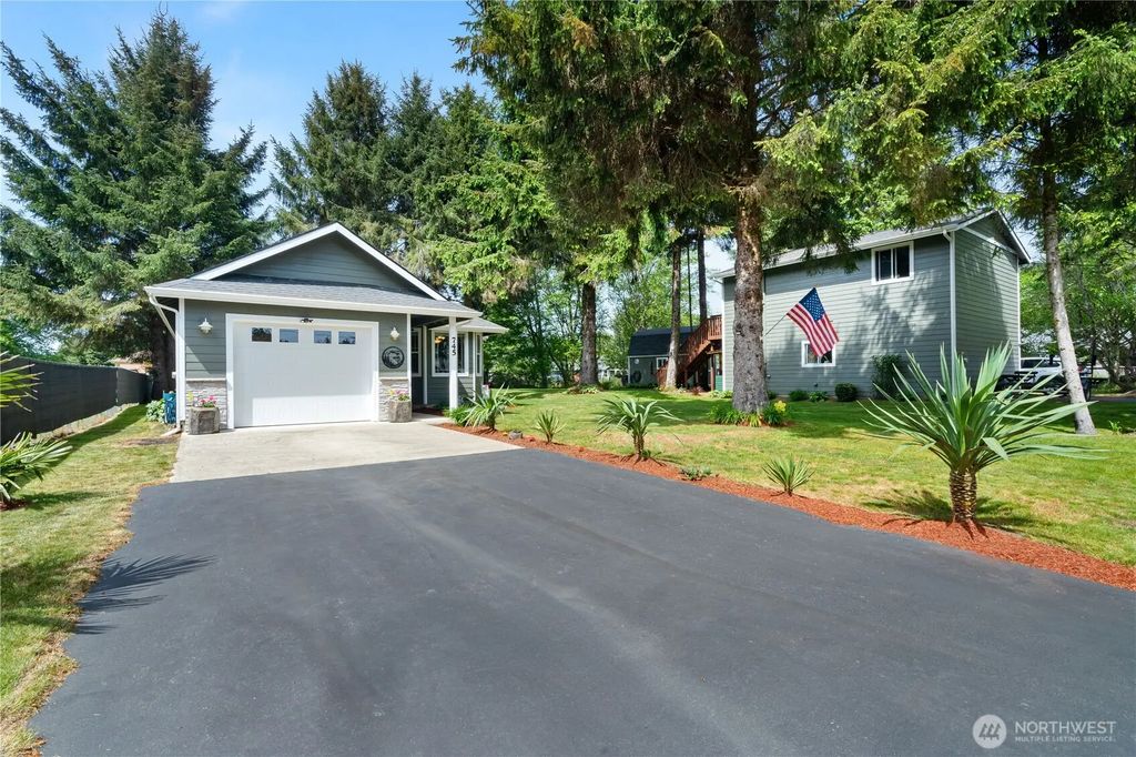 745 Albion Avenue Se, Ocean Shores